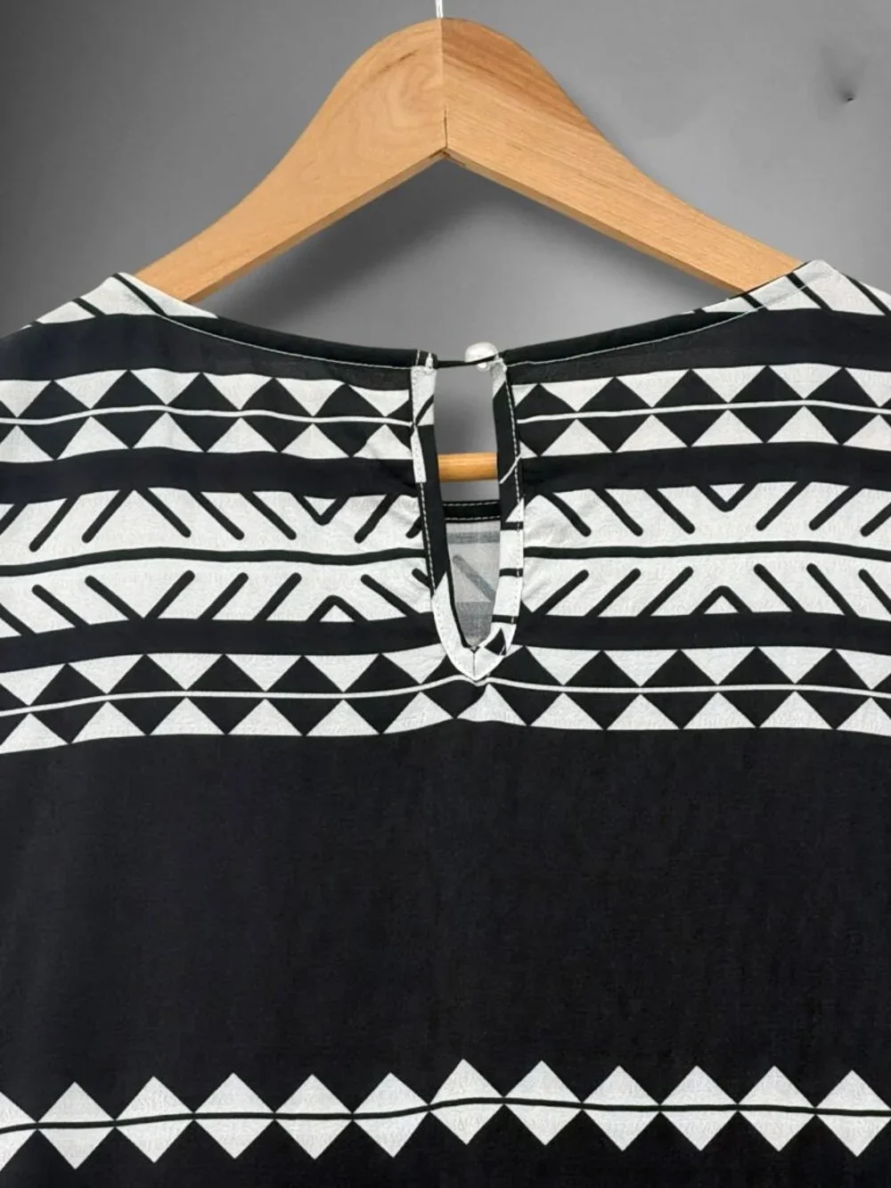 Cupshe Black & White Shimmery Tribal Print Ruffle Midi Dress M